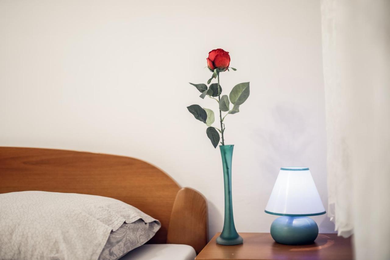 Appartamento Sobe Pavica Ilok Esterno foto