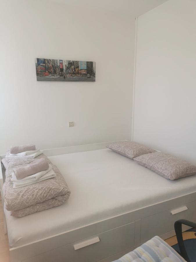 Appartamento Sobe Pavica Ilok Esterno foto